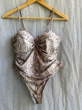 Matte Collection Snake Print One Piece Swimsuit | L | Tan Bodycon Padded